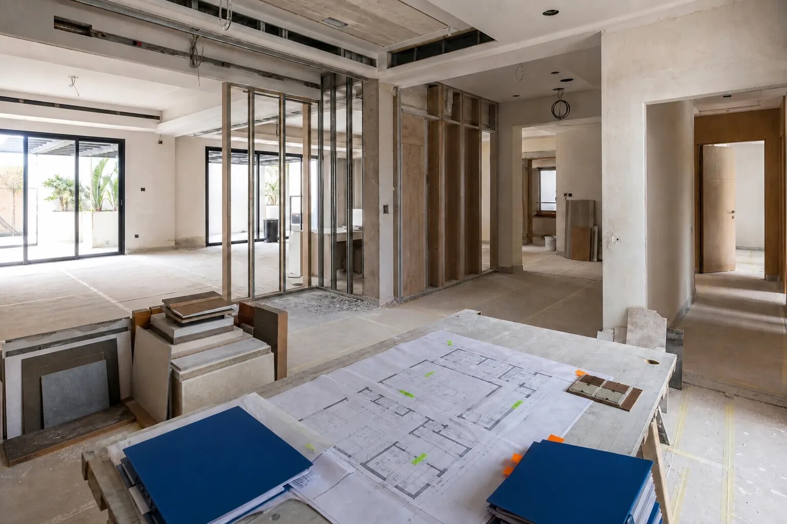 Villa plans divided into interior, service and outdoor renovation zones